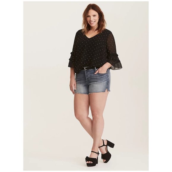 TORRID Skinny Short Shorts Vintage Stretch Light Wash sz 24 Women's Plus Denim - Picture 1 of 13